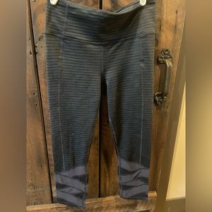 Athleta crop leggings - size small